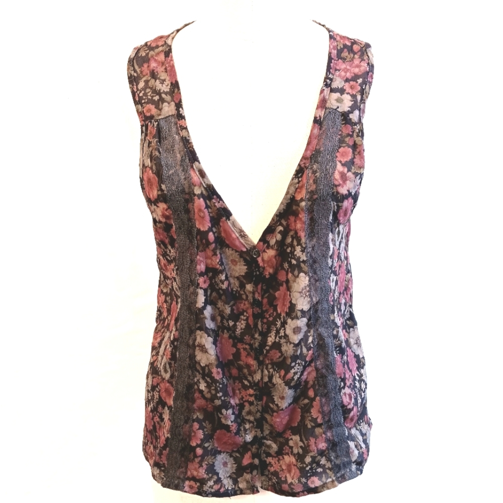 Sheer floral, dark flowy button front tank with lace trim. Medium. Love Squared